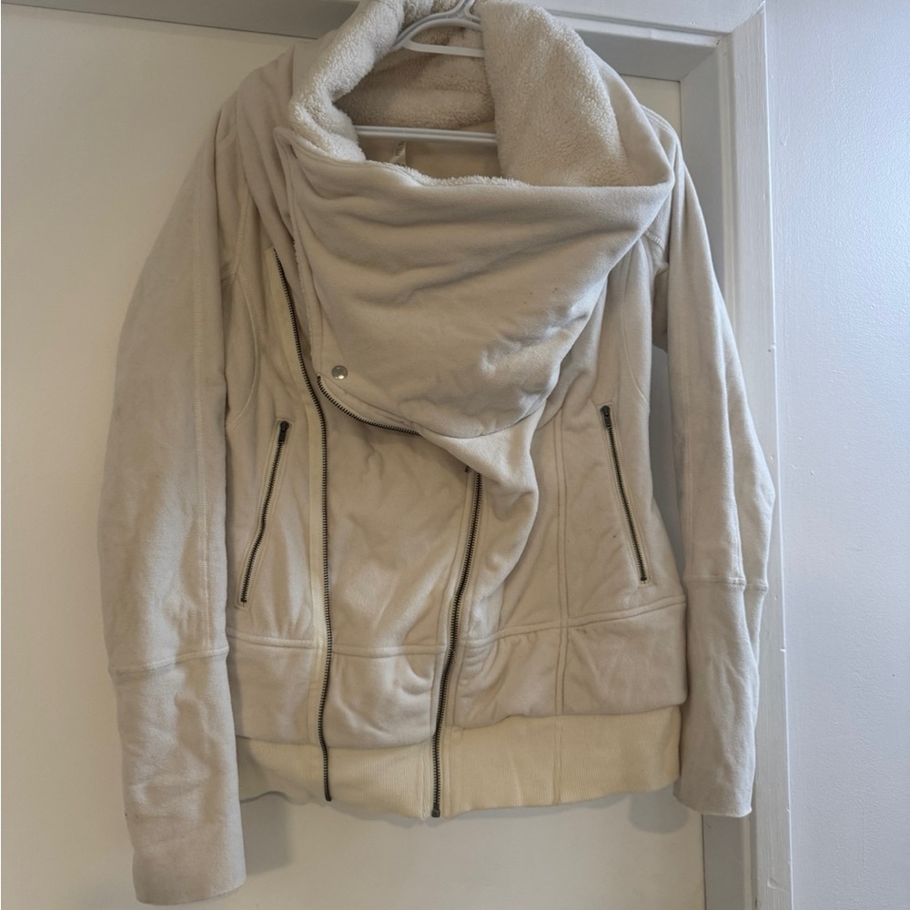 Lululemon polar cream off the mat jacket